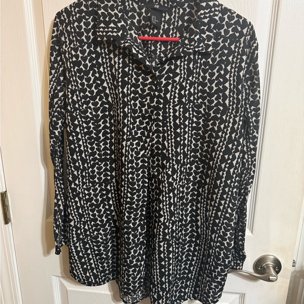 H&M Monochrome Patterned Button Down Shirt